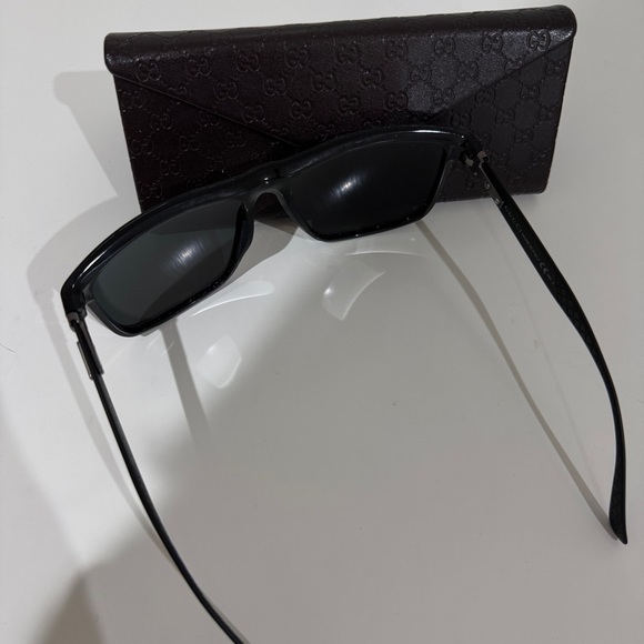 Gucci GG1075/S sunglasses - Picture 2 of 8